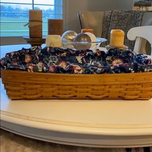 Great condition Longaberger basket!